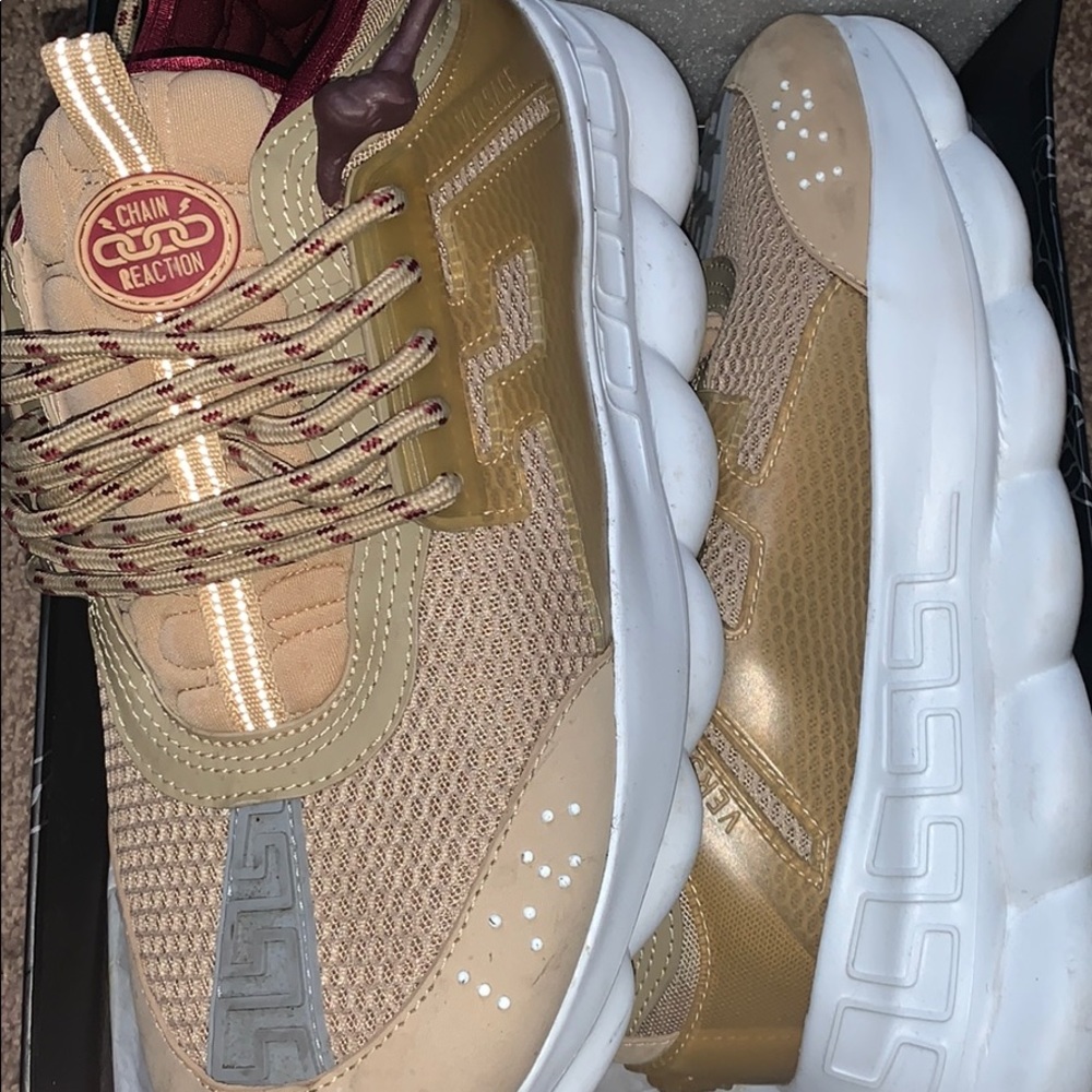 Versace 2 chain reactions